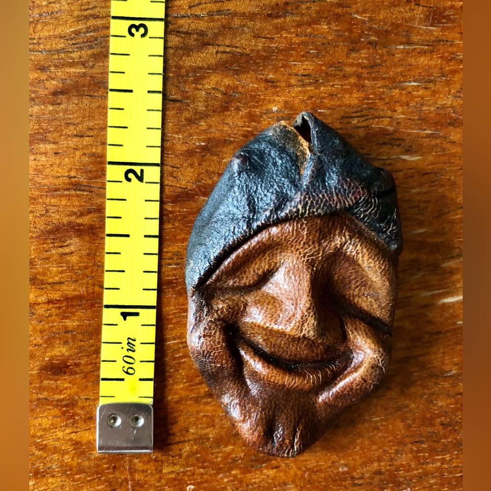 Vintage Hand Crafted Leather Smiling Face with Cap/Hat Brooch Pin - Picture 7 of 8